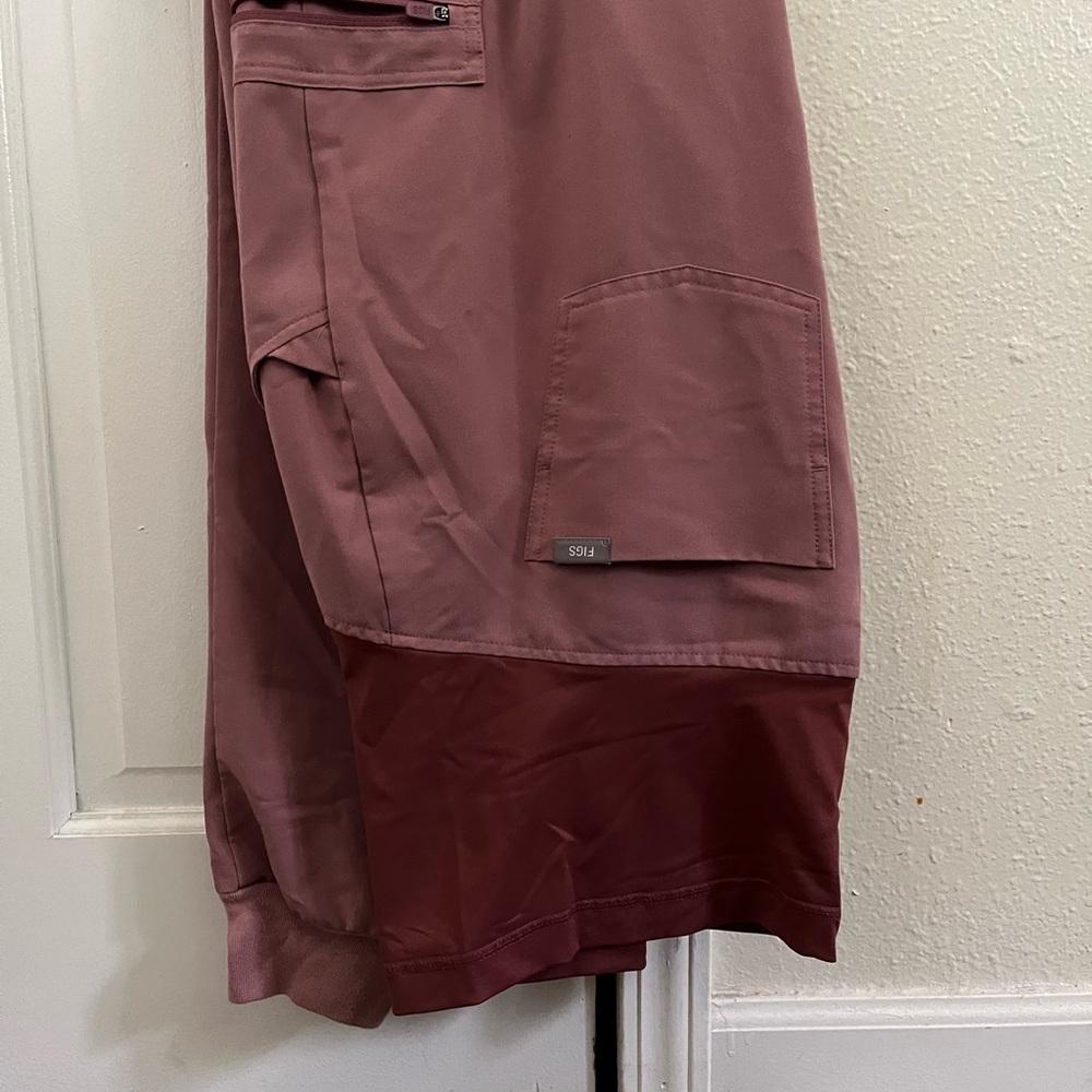 Maternity Figs Scrubs, size medium, color mauve